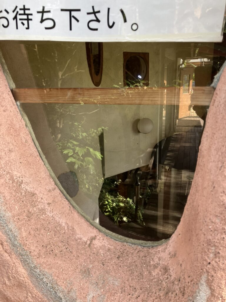 リリエンベルグ入り口付近の小窓